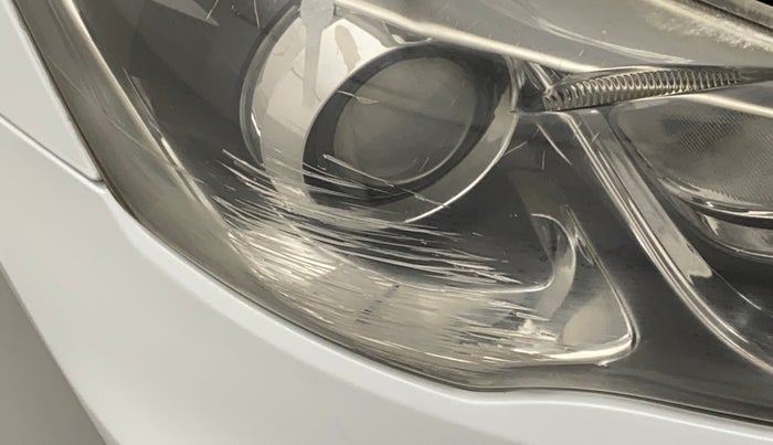 2018 Maruti Ciaz ZETA DIESEL 1.3, Diesel, Manual, 93,809 km, Right headlight - Minor scratches