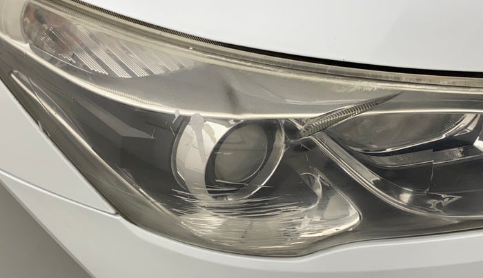 2018 Maruti Ciaz ZETA DIESEL 1.3, Diesel, Manual, 93,809 km, Right headlight - Headlight parking bulb fused