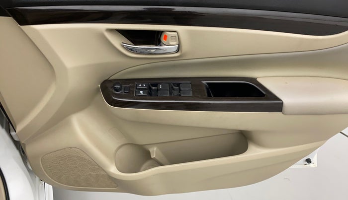 2018 Maruti Ciaz ZETA DIESEL 1.3, Diesel, Manual, 93,809 km, Driver Side Door Panels Control