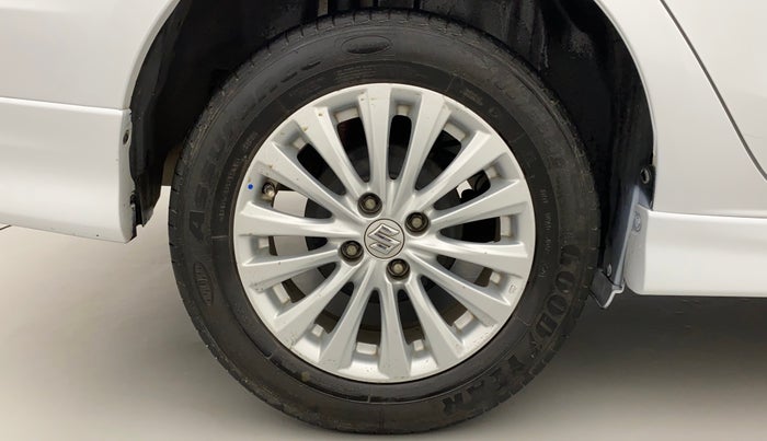 2018 Maruti Ciaz ZETA DIESEL 1.3, Diesel, Manual, 93,809 km, Right Rear Wheel
