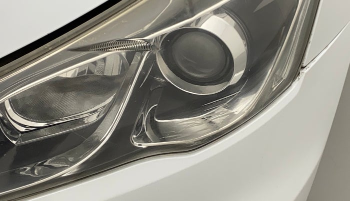 2018 Maruti Ciaz ZETA DIESEL 1.3, Diesel, Manual, 93,809 km, Left headlight - Minor scratches