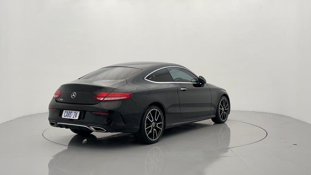 Right Back Diagonal (45- Degree) View