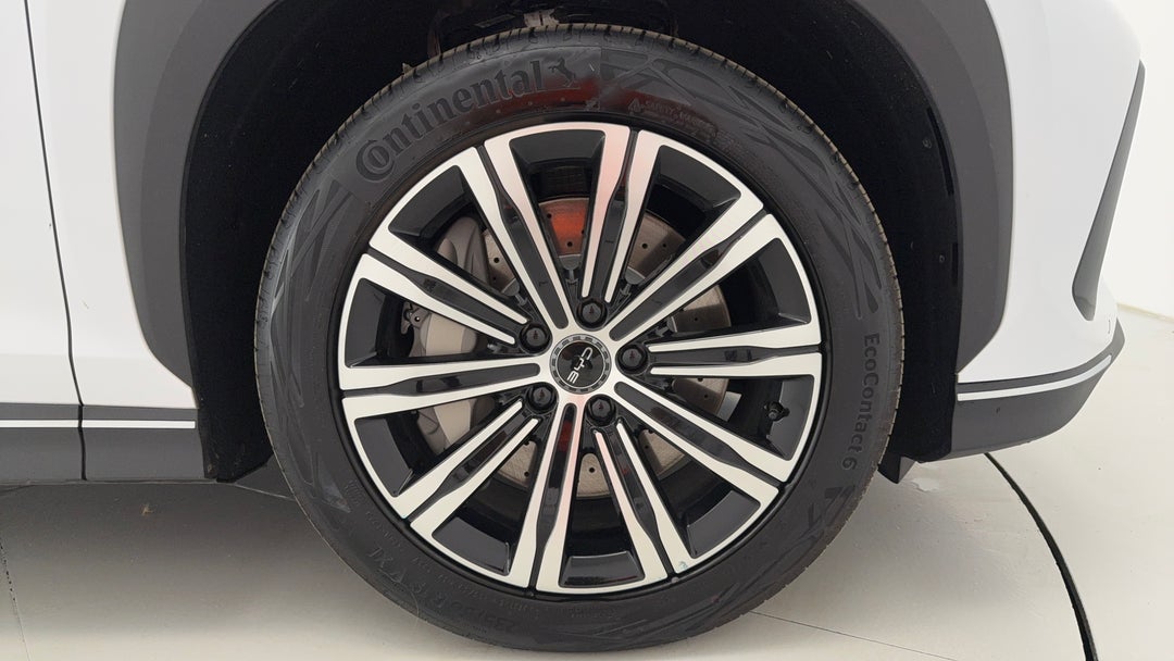 2025 Byd Sealion 7 Premium, Automatic, 7007 km, Right Front Wheel