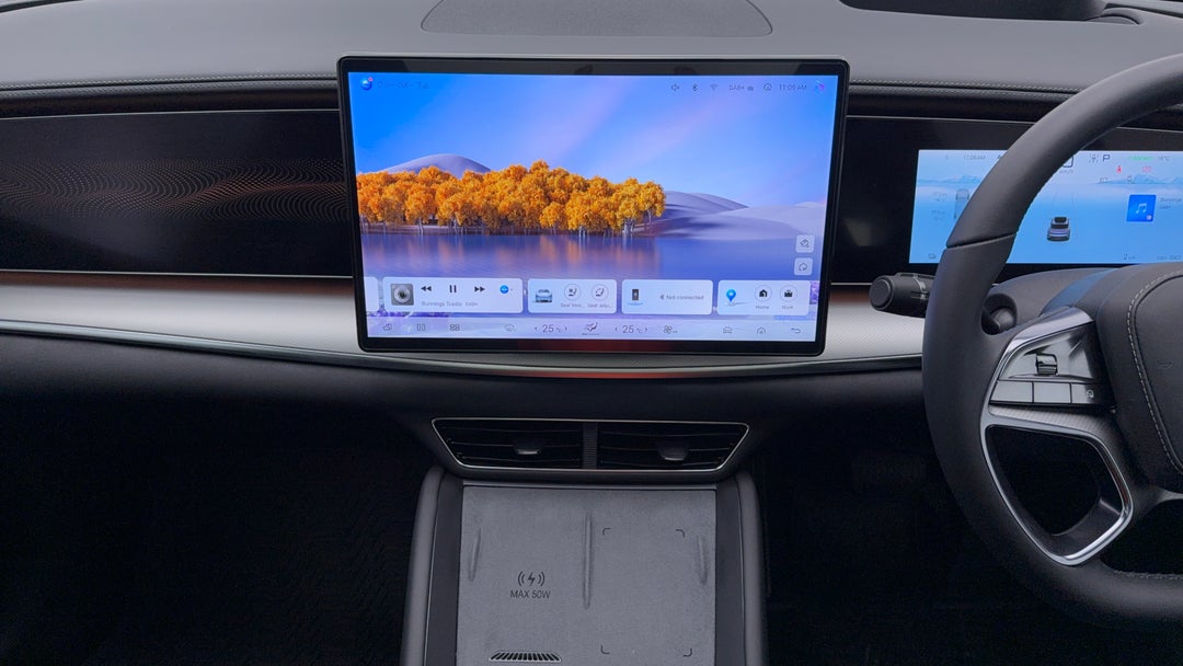 2025 Byd Sealion 7 Premium, Automatic, 7007 km, Center Console