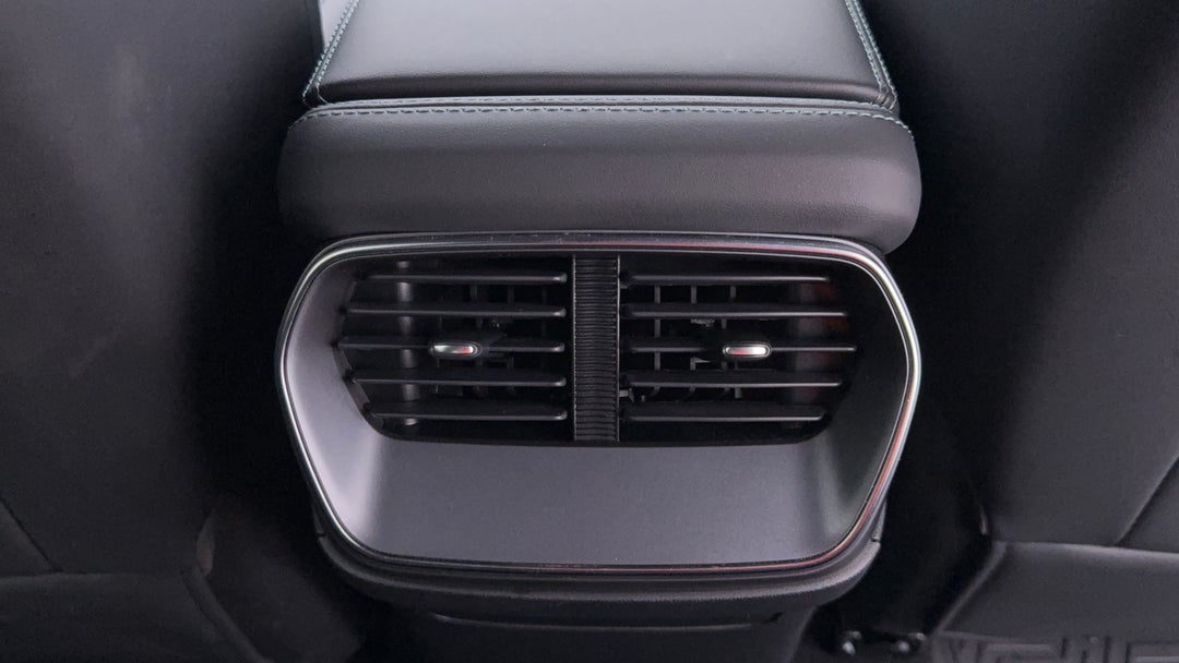 2025 Byd Sealion 7 Premium, Automatic, 7007 km, Rear A/C Vent