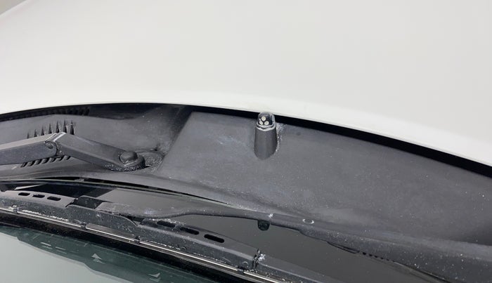 2016 Maruti Swift Dzire VXI, Petrol, Manual, 35,980 km, Front windshield - Wiper nozzle not functional