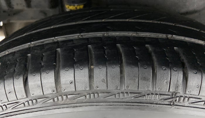 2012 Maruti Swift Dzire VDI BS IV, Diesel, Manual, 1,34,075 km, Right Rear Tyre Tread