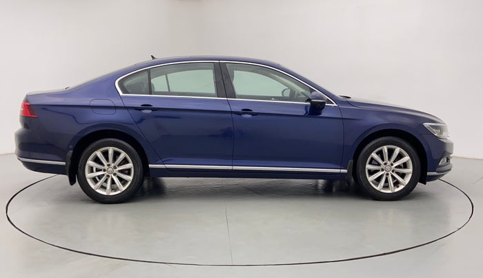 2018 Volkswagen Passat HIGHLINE DSG, Diesel, Automatic, 58,375 km, Right Side