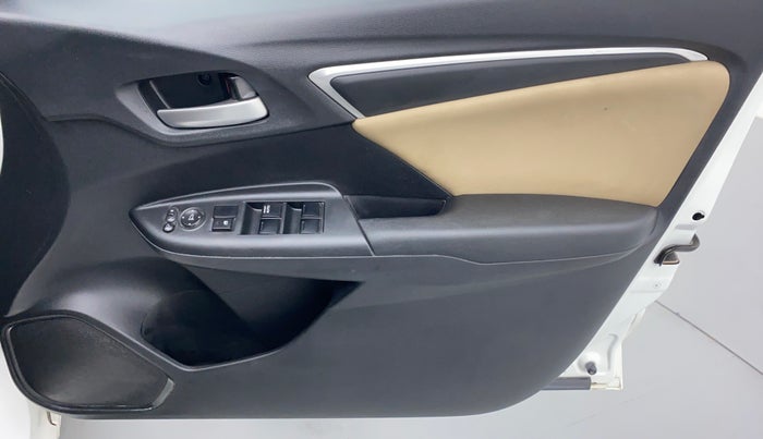 2016 Honda Jazz 1.2 V AT, Petrol, Automatic, 31,800 km, Driver Side Door Panels Control