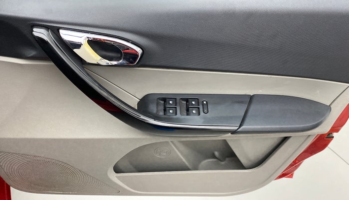 2016 Tata Tiago XZ 1.2 REVOTRON, Petrol, Manual, 74,246 km, Driver Side Door Panels Control