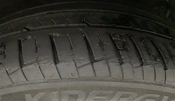 2019 Hyundai Elite i20 ASTA (O) CVT, Petrol, Automatic, 51,947 km, Left Rear Tyre Tread