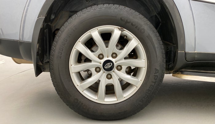 2018 Mahindra XUV500 W9, Diesel, Manual, 42,618 km, Right Rear Wheel