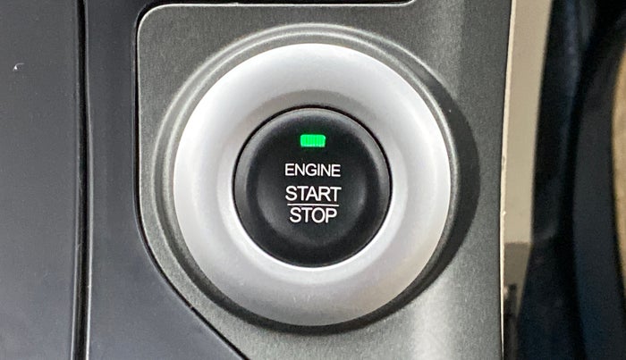 2018 Mahindra XUV500 W9, Diesel, Manual, 42,618 km, Keyless Start/ Stop Button