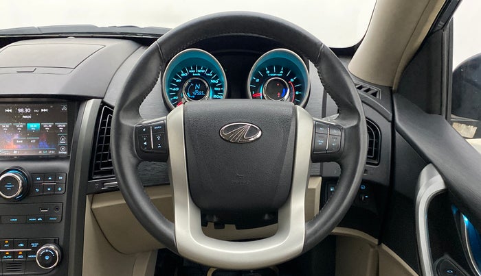 2018 Mahindra XUV500 W9, Diesel, Manual, 42,618 km, Steering Wheel Close Up