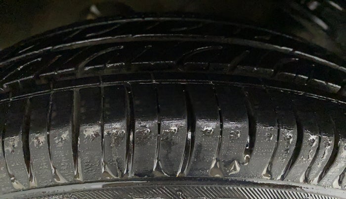 2015 Maruti Alto 800 LXI, Petrol, Manual, 70,614 km, Right Rear Tyre Tread