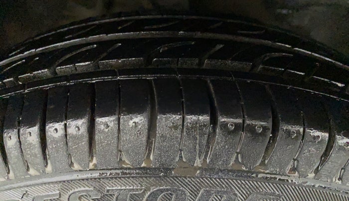 2015 Maruti Alto 800 LXI, Petrol, Manual, 70,614 km, Right Front Tyre Tread