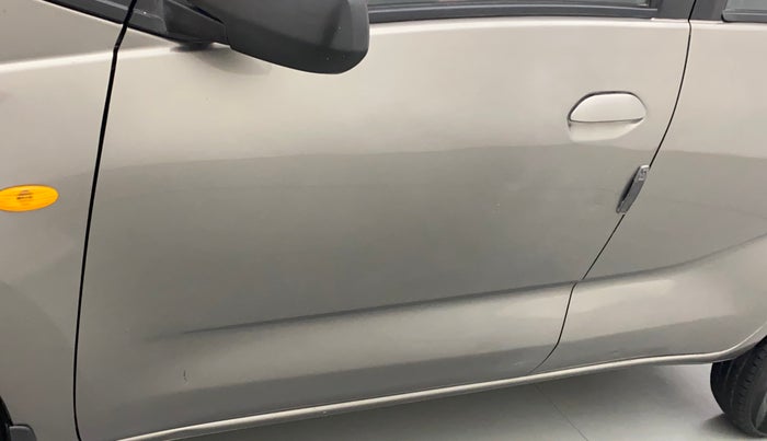 2017 Datsun Redi Go T(O) 1.0, Petrol, Manual, 48,075 km, Front passenger door - Paint has faded