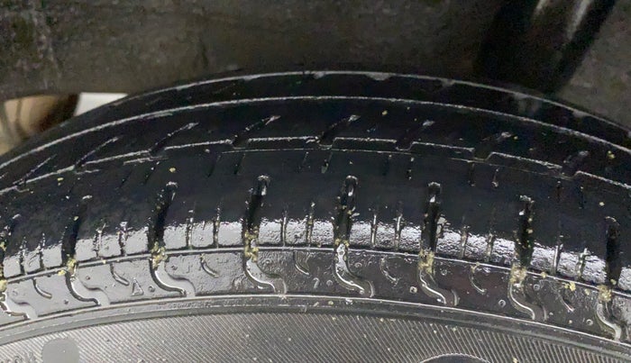 2017 Datsun Redi Go T(O) 1.0, Petrol, Manual, 48,075 km, Left Rear Tyre Tread