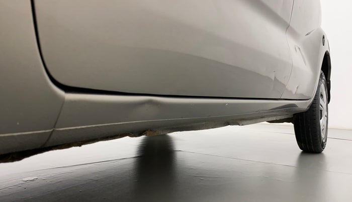 2017 Datsun Redi Go T(O) 1.0, Petrol, Manual, 48,075 km, Left running board - Slightly dented