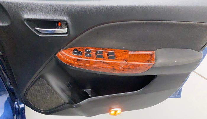 2017 Maruti Baleno ALPHA CVT PETROL 1.2, Petrol, Automatic, 54,065 km, Driver Side Door Panels Control
