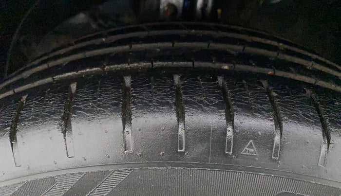 2017 Maruti Baleno ALPHA CVT PETROL 1.2, Petrol, Automatic, 54,065 km, Left Front Tyre Tread