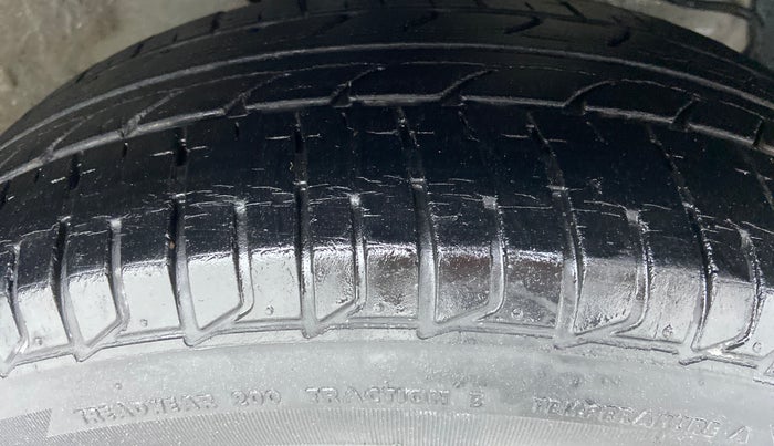 2013 Maruti Ertiga VDI ABS, Diesel, Manual, 49,425 km, Right Front Tyre Tread
