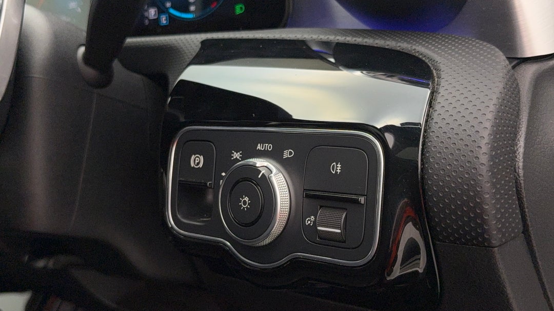 2020 Mercedes-benz A250 4matic, Automatic, 71238 km, Utility Switches/Buttons