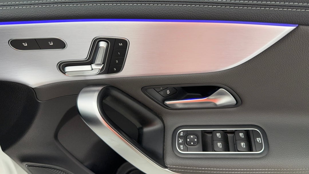 2020 Mercedes-benz A250 4matic, Automatic, 71238 km, Drivers Side Door Panel Controls