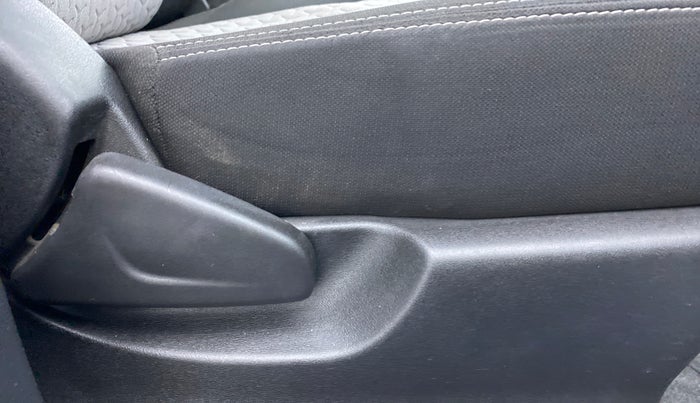 2020 Datsun Redi Go T(O) 1.0 AMT, Petrol, Automatic, 39,249 km, Driver Side Adjustment Panel