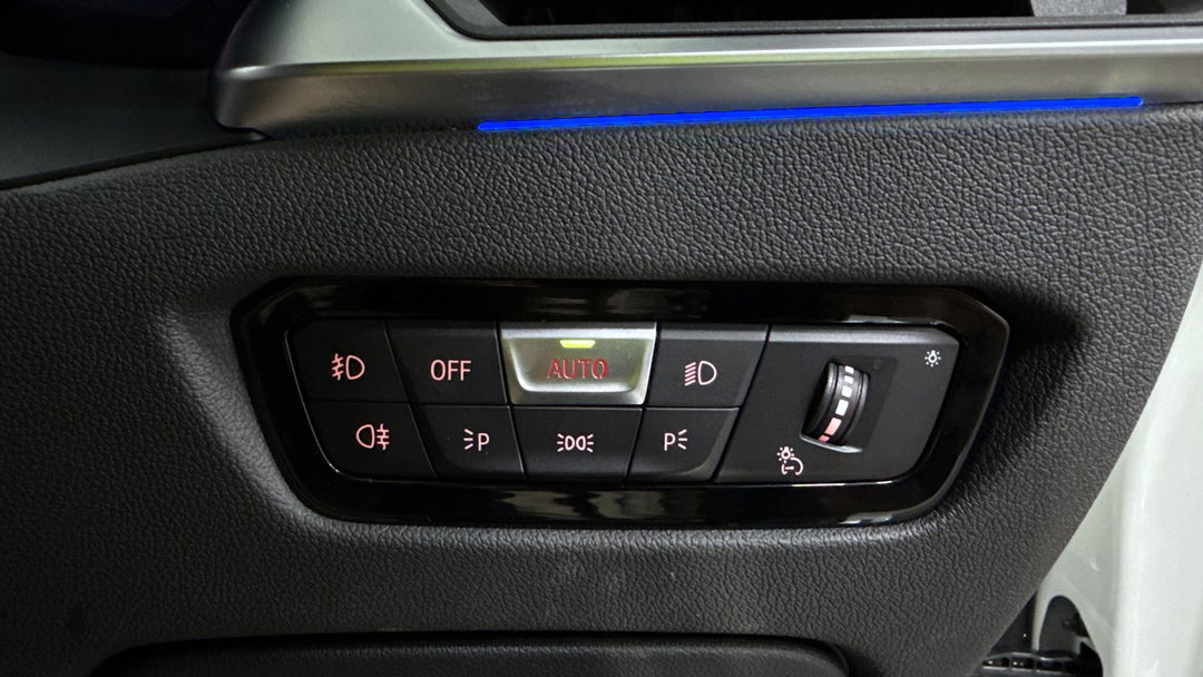 2021 BMW 3 20i M Sport, Automatic, 83359 km, Utility Switches/Buttons