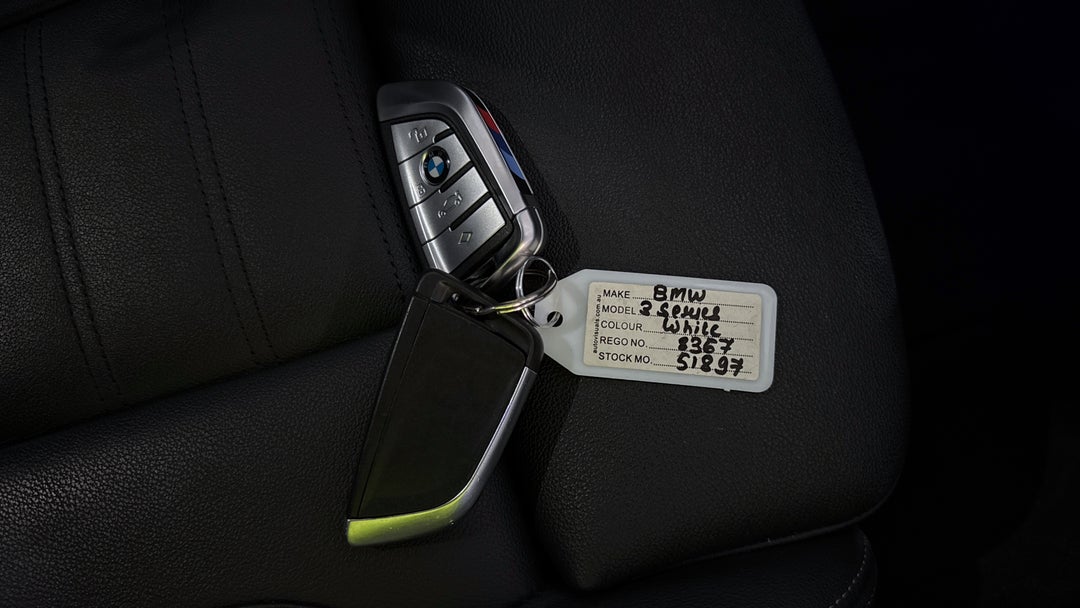 2021 BMW 3 20i M Sport, Automatic, 83359 km, Key Close-up