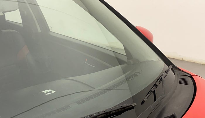 2016 Maruti Swift VXI, Petrol, Manual, 42,808 km, Front windshield - Minor spot on windshield