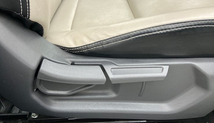 2020 Hyundai AURA SX PETROL, Petrol, Manual, 14,376 km, Driver Side Adjustment Panel