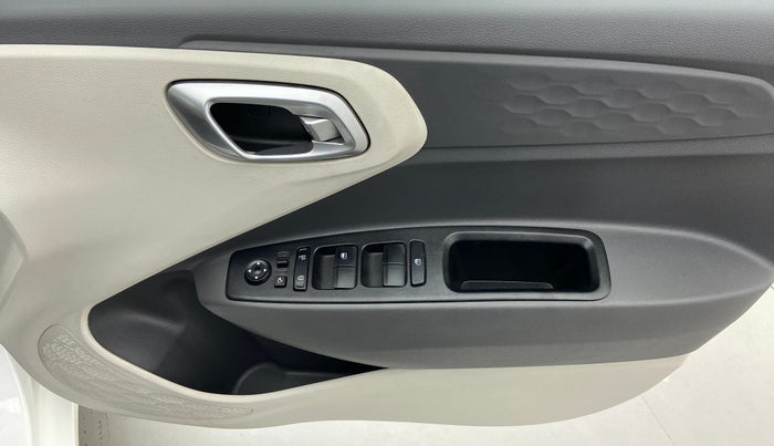 2020 Hyundai AURA SX PETROL, Petrol, Manual, 14,376 km, Driver Side Door Panels Control