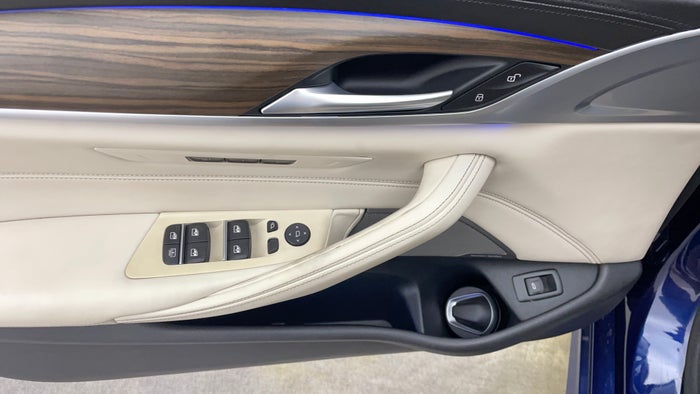 BMW 5 Series-Driver Side Door Panels Controls