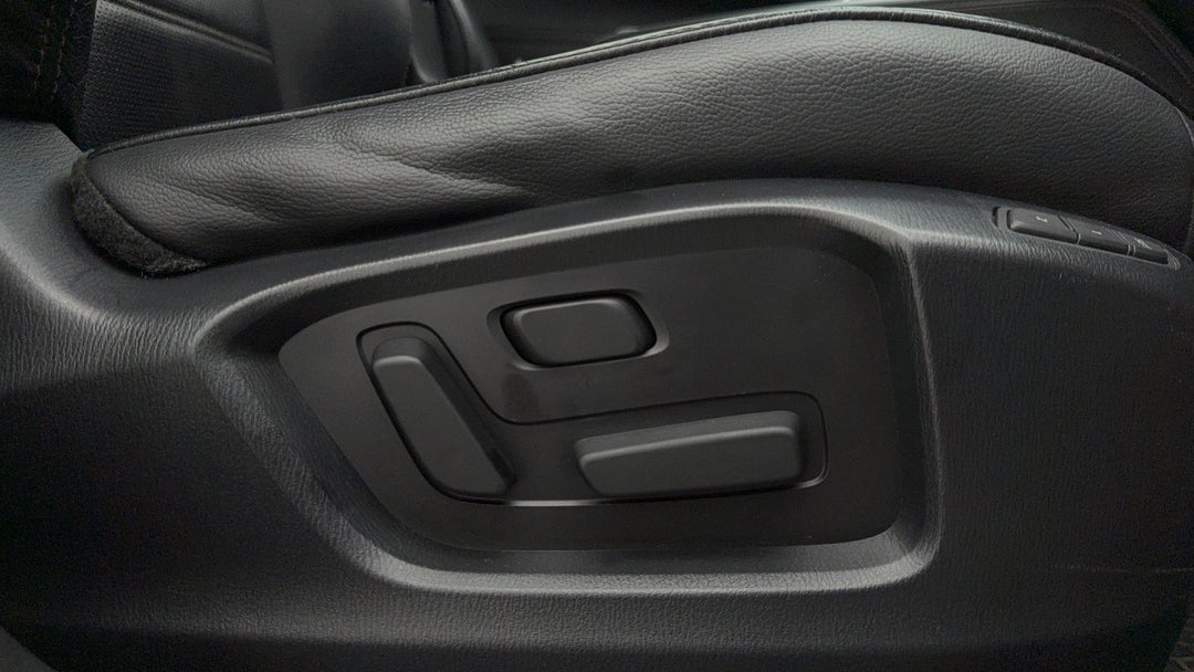 2019 Mazda CX-5 Gt (4x4), Automatic, 146339 km, Drivers Side Adjustment Panel