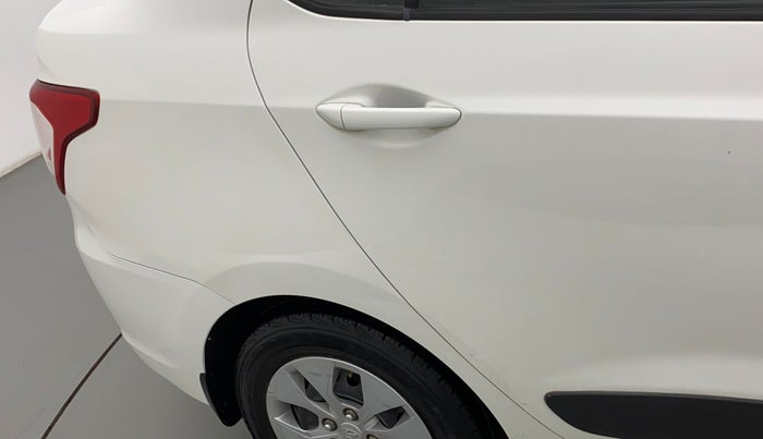 2016 Hyundai Xcent S 1.2, Petrol, Manual, 43,687 km, Right quarter panel - Minor scratches