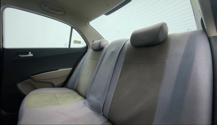 2016 Hyundai Xcent S 1.2, Petrol, Manual, 43,687 km, Right Side Rear Door Cabin