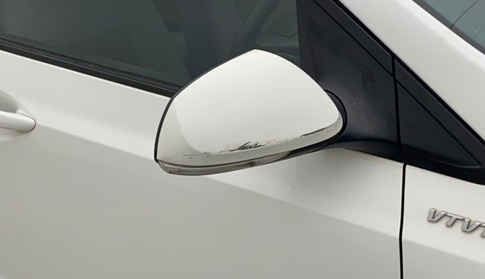 2016 Hyundai Xcent S 1.2, Petrol, Manual, 43,687 km, Right rear-view mirror - Indicator light has minor damage