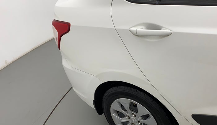 2016 Hyundai Xcent S 1.2, Petrol, Manual, 43,687 km, Right quarter panel - Slightly dented