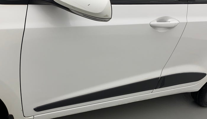 2016 Hyundai Xcent S 1.2, Petrol, Manual, 43,687 km, Front passenger door - Minor scratches