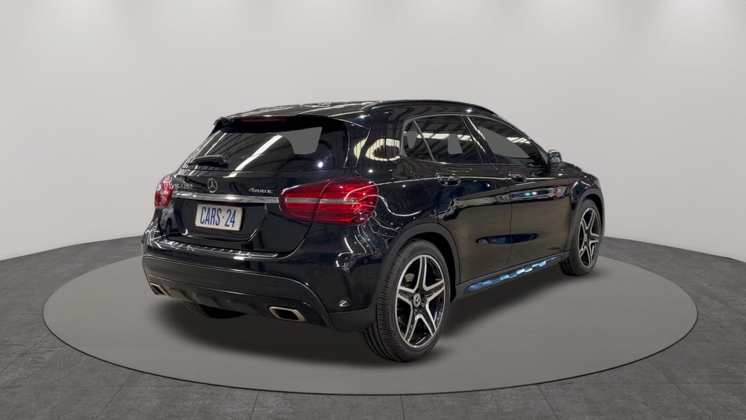 Right Back Diagonal (45- Degree) View