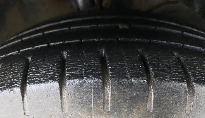 2016 Maruti Baleno ZETA 1.2 K12, Petrol, Manual, 53,631 km, Right Front Tyre Tread