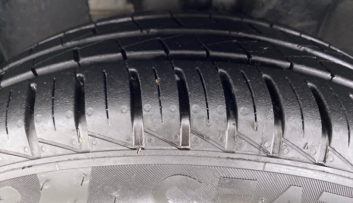 2021 Datsun Redi Go T (O), Petrol, Manual, 1,824 km, Left Front Tyre Tread