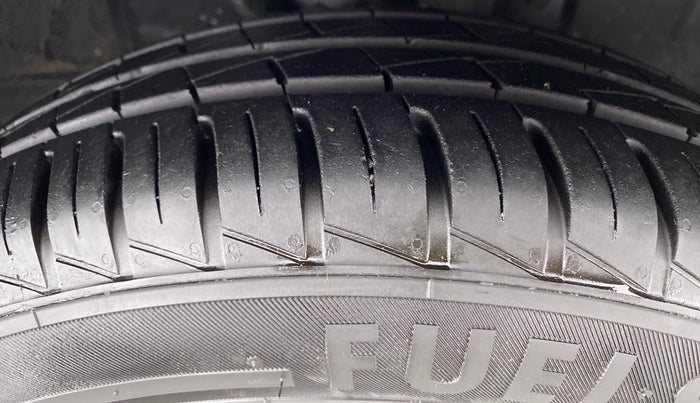 2021 Datsun Redi Go T (O), Petrol, Manual, 1,824 km, Right Front Tyre Tread
