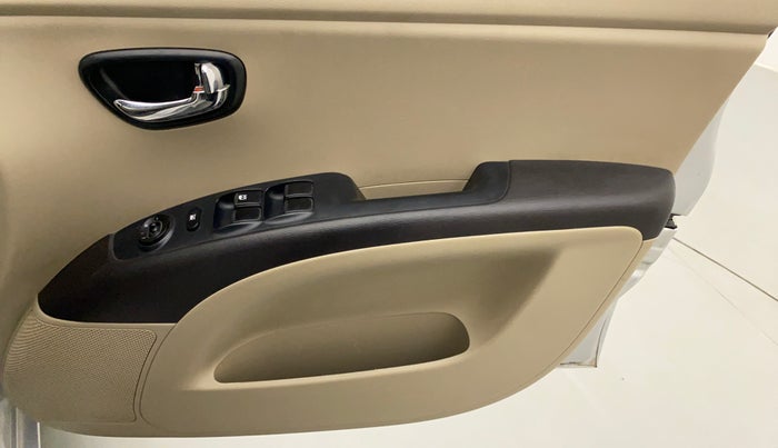 2011 Hyundai i10 SPORTZ 1.2, Petrol, Manual, 31,026 km, Driver Side Door Panels Control