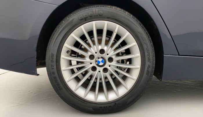2013 BMW 3 Series 320D LUXURYLINE, Diesel, Automatic, 1,53,870 km, Right Rear Wheel