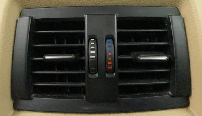 2013 BMW 3 Series 320D LUXURYLINE, Diesel, Automatic, 1,53,870 km, Rear AC Temperature Control