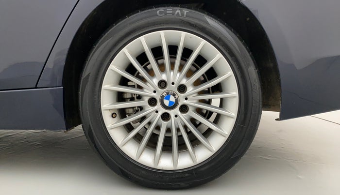 2013 BMW 3 Series 320D LUXURYLINE, Diesel, Automatic, 1,53,870 km, Left Rear Wheel