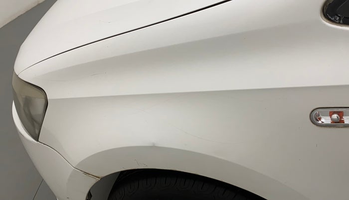 2011 Volkswagen Vento TRENDLINE 1.6, Petrol, Manual, 98,449 km, Left fender - Minor scratches
